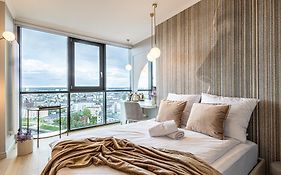 2Homerent Grottgera 4 Skyline View